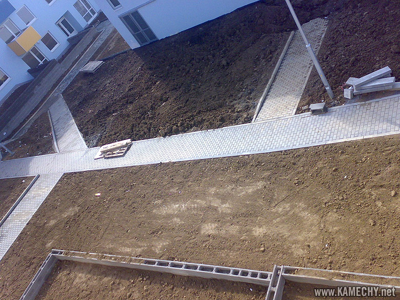 Aktuální stav stavby Kamechy I (etapa 1.) dne 5. 10. 2007
