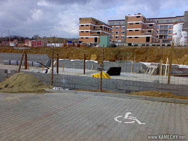 Aktuální stav stavby Kamechy I (etapa 3.) dne 4. 4. 2008