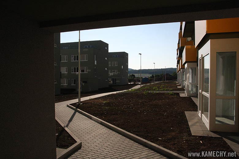 Aktuální stav stavby Kamechy I (etapa 2.) dne 4. 7. 2008