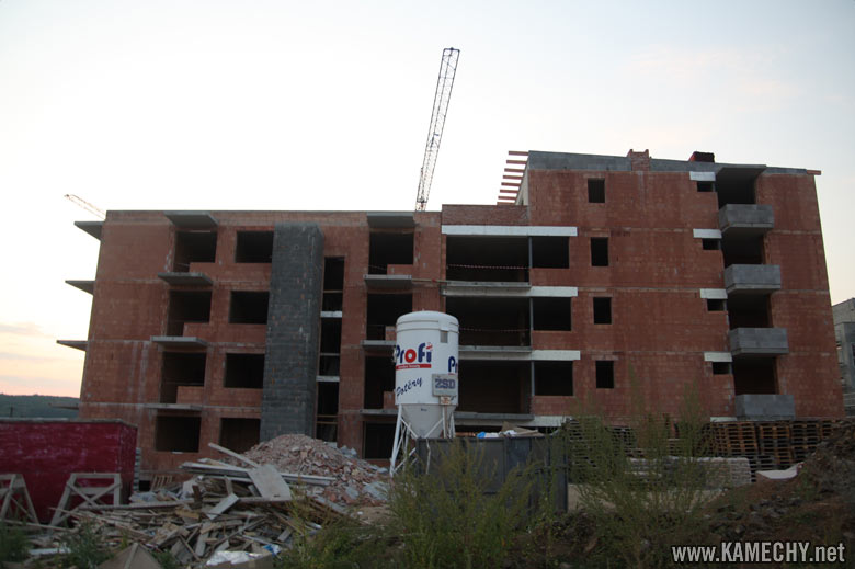 Aktuální stav stavby Kamechy I (etapa 3.) dne 28. 8. 2008