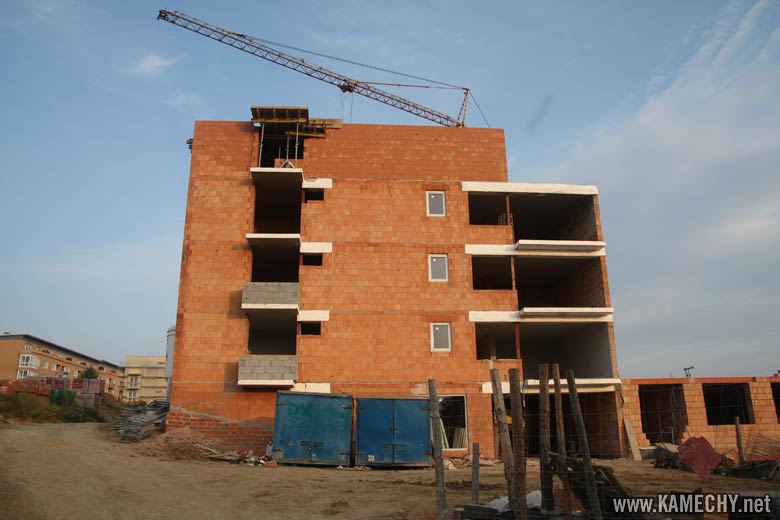 Aktuální stav stavby Kamechy I (etapa 5.) dne 12. 9. 2008