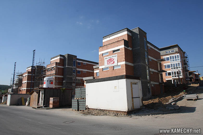Aktuální stav stavby Kamechy I (etapa 5.) dne 25. 4. 2009