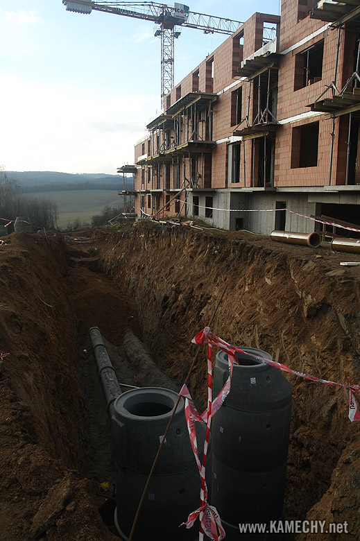 Aktuální stav stavby Kamechy III dne 14. 11. 2010