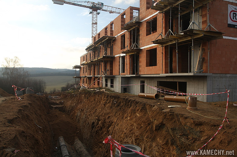 Aktuální stav stavby Kamechy III dne 14. 11. 2010